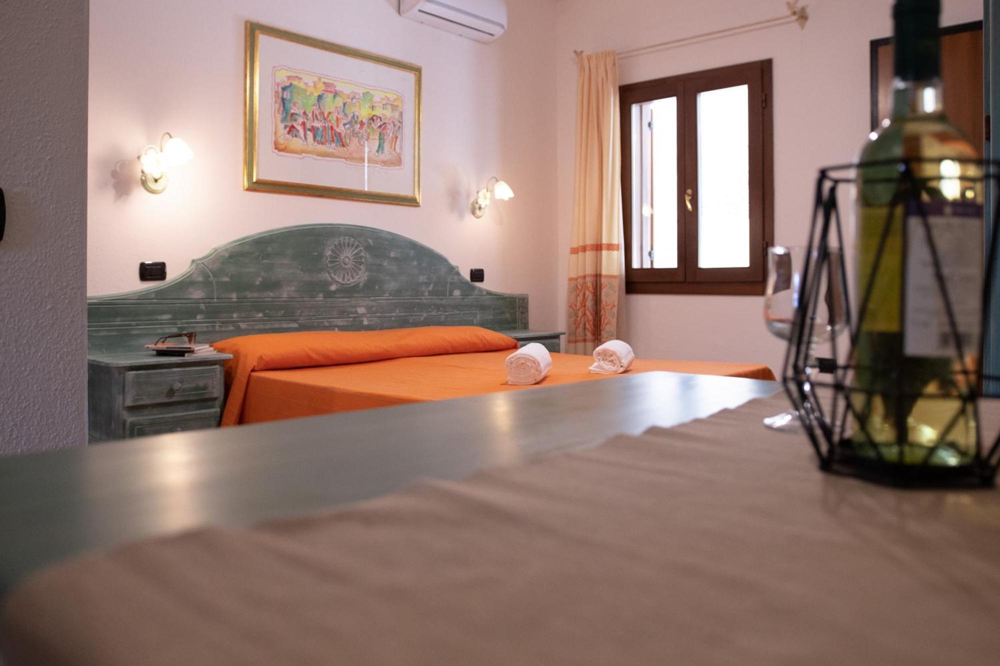 קאלה ליברוטו Residence Cala Viola מראה חיצוני תמונה