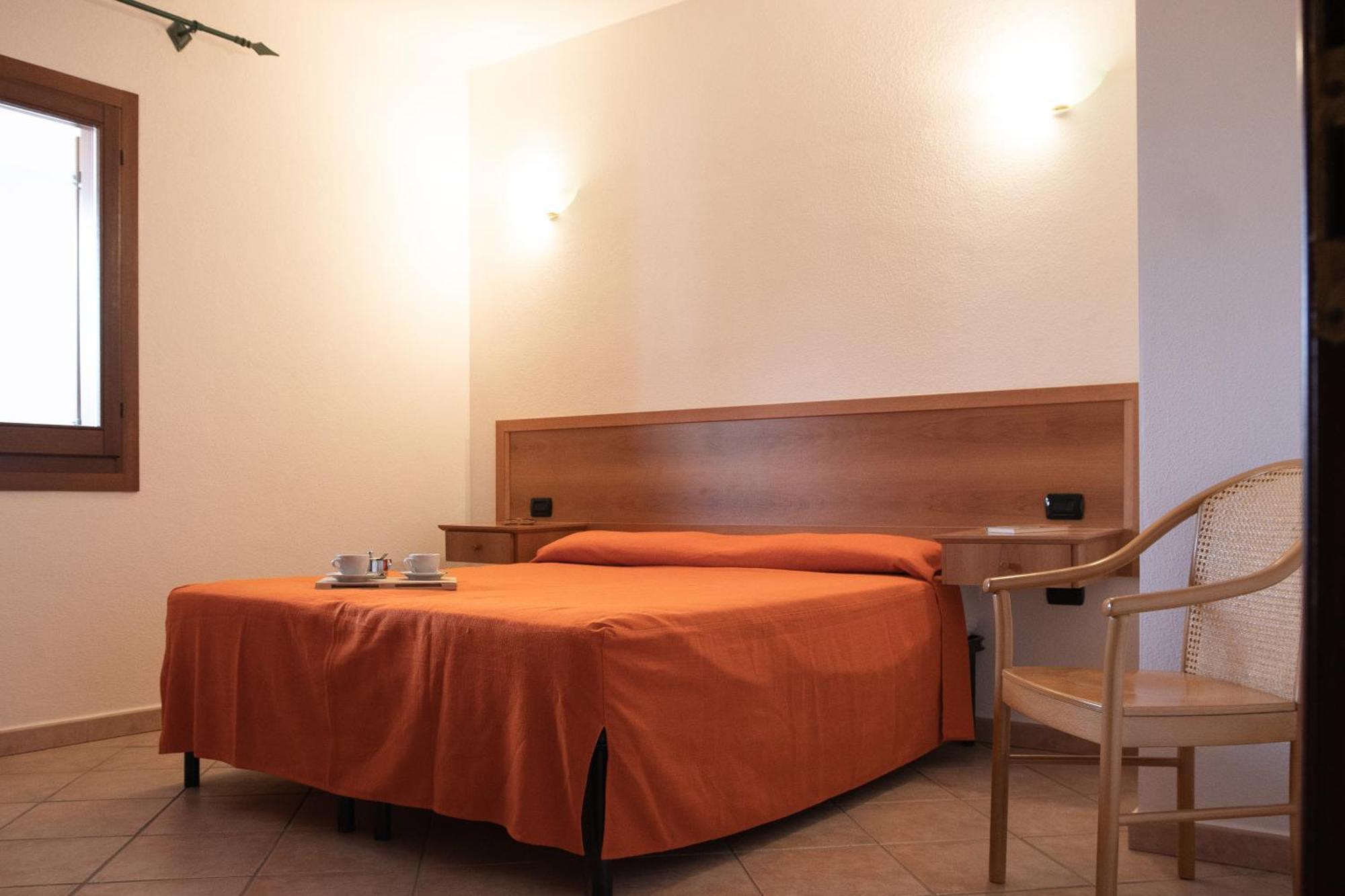 קאלה ליברוטו Residence Cala Viola מראה חיצוני תמונה